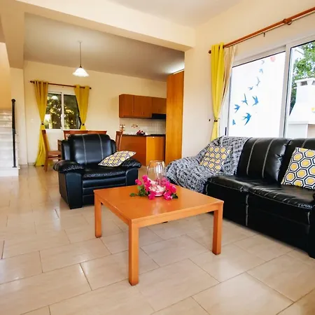 Coral Bay Dreams Villa *